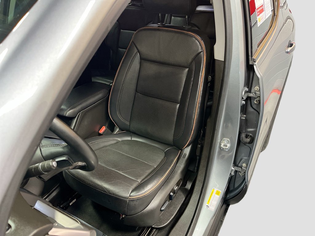 Used 2023 GMC Acadia AT4 w/ Trailering Package AWD/4WD image 20