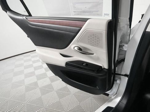 Certified 2025 Lexus ES 350 w/ Premium Package image 14