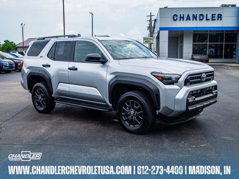 Used 2025 Toyota 4Runner SR5 AWD/4WD image 1