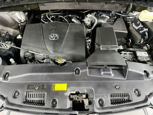 Used 2017 Toyota Highlander Limited Platinum AWD/4WD image 31