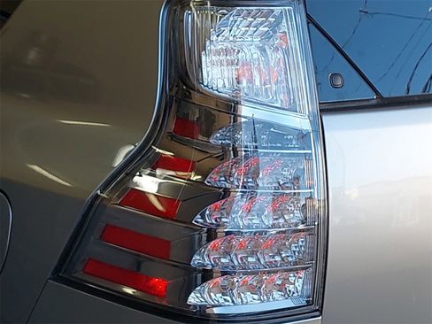 Used 2022 Lexus GX 460 Premium image 45