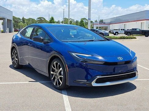 New 2025 Toyota Prius XSE image 2