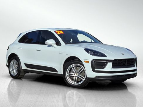 Used 2024 Porsche Macan AWD/4WD image 1
