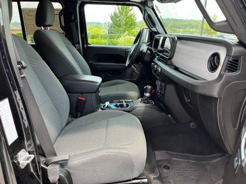 Used 2025 Jeep Wrangler Unlimited Sport AWD/4WD image 24