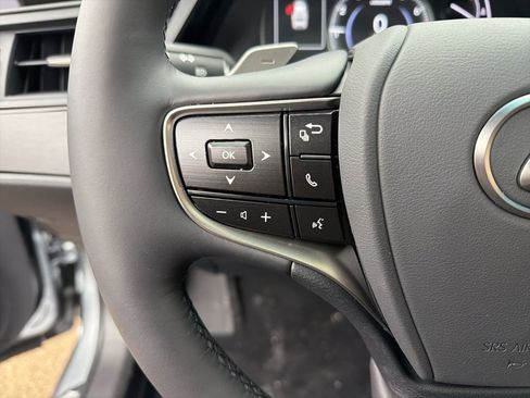 New 2025 Lexus ES 350 w/ Premium Package image 10
