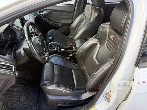 Used 2016 Ford Focus ST w/ Equipment Group 402A image 11