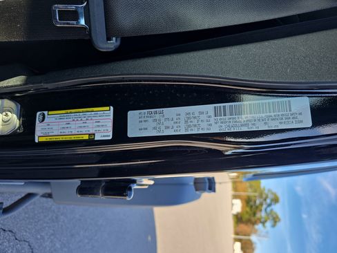 Used 2018 Jeep Wrangler Unlimited Sport S image 33