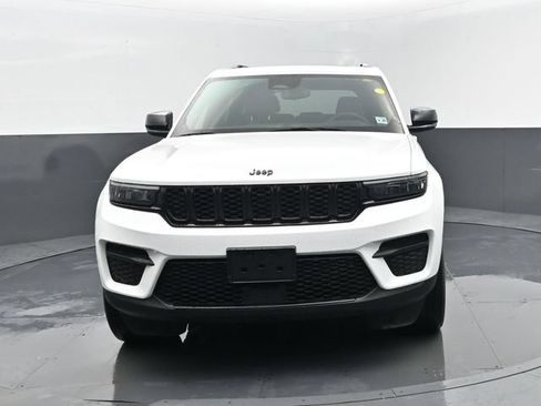 Used 2023 Jeep Grand Cherokee Altitude AWD/4WD image 24