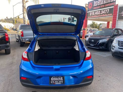 Used 2018 Chevrolet Cruze LT w/ Convenience Package image 27
