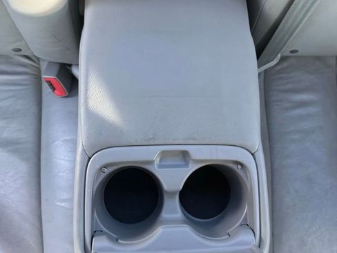 Used 2010 Toyota Camry image 14