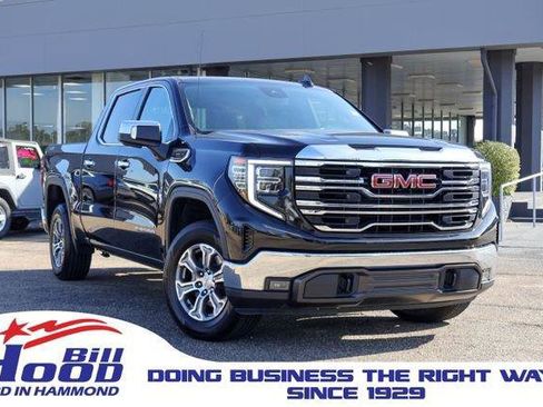 Used 2025 GMC Sierra 1500 SLT AWD/4WD image 1