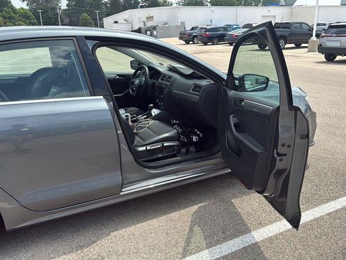 Used 2015 Volkswagen Jetta SE FWD image 20
