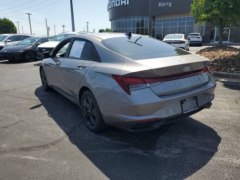 Certified 2023 Hyundai Elantra SEL FWD image 3
