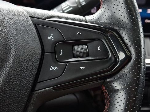 Used 2024 Chevrolet Trax RS w/ Sunroof Package FWD image 26