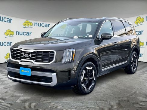 Used 2023 Kia Telluride S w/ S Sunroof Package image 3