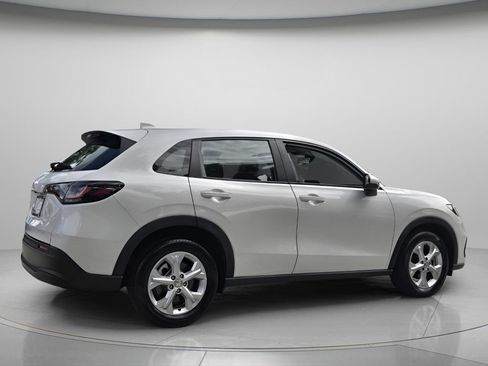 Certified 2025 Honda HR-V LX image 6