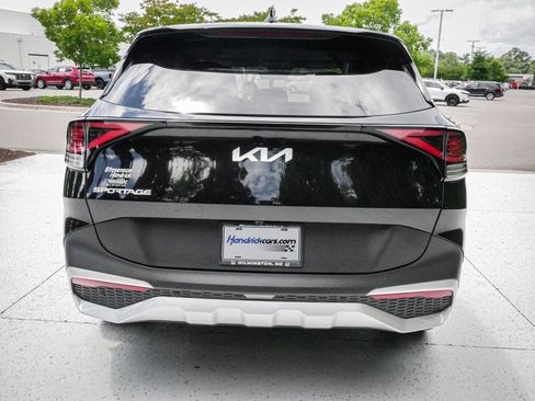 Used 2024 Kia Sportage EX FWD image 9