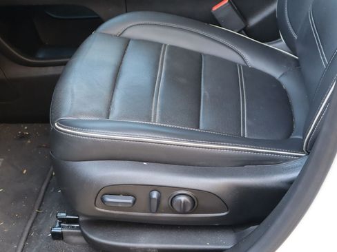 Used 2022 GMC Acadia Denali w/ Denali Ultimate Package FWD image 16