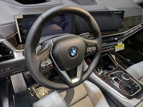 New 2026 BMW X5 xDrive50e image 3