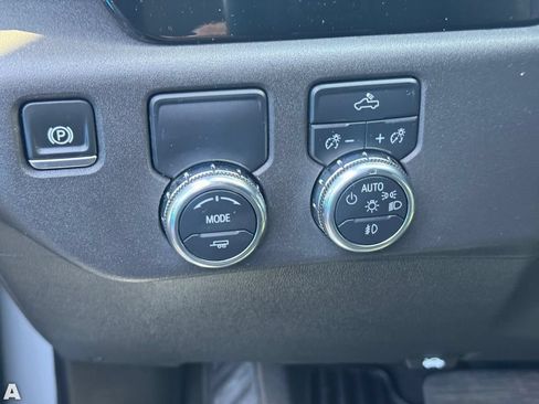 Used 2024 GMC Sierra 1500 Elevation RWD image 11