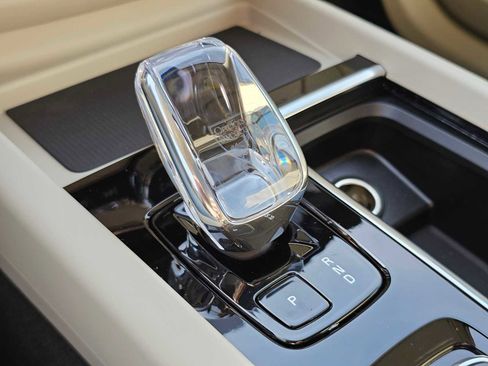 New 2026 Volvo XC60 B5 Ultra w/ Protection Package Premier image 33