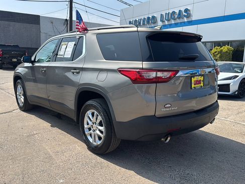 Used 2019 Chevrolet Traverse LT FWD image 7