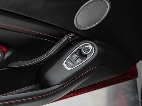 Used 2019 Aston Martin V8 Vantage Coupe RWD image 87