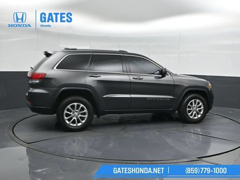 Used 2021 Jeep Grand Cherokee Laredo AWD/4WD image 3