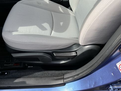 Used 2017 Subaru Forester 2.5i AWD/4WD image 17