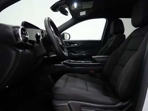 Used 2025 Chevrolet Equinox LT FWD image 12