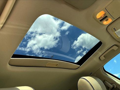 Used 2012 Lincoln MKZ AWD image 17