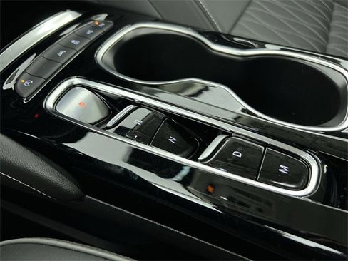 Certified 2022 Buick Envision Avenir w/ Technology Package II image 16