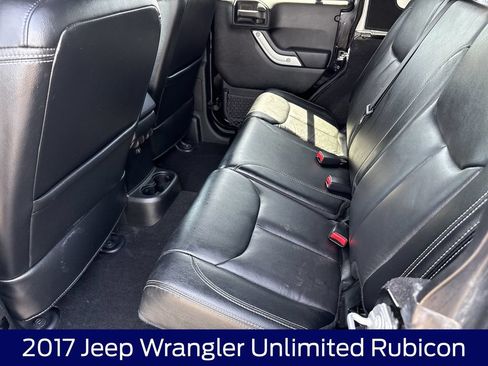 Used 2017 Jeep Wrangler Unlimited Rubicon w/ Cold Weather Group AWD/4WD image 17