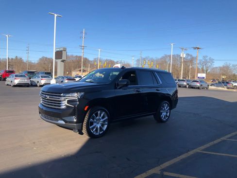 Used 2021 Chevrolet Tahoe High Country w/ Premium Package image 4
