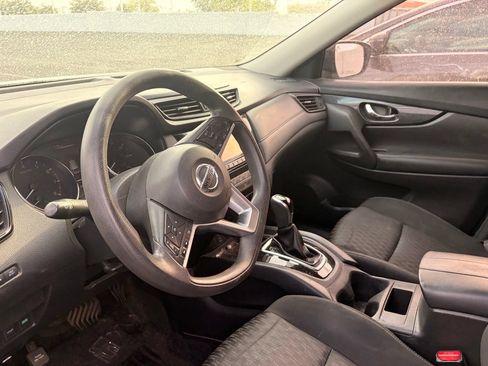 Used 2017 Nissan Rogue S FWD image 9