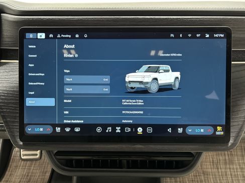 Used 2025 Rivian R1T Adventure AWD/4WD image 27