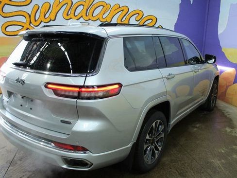Used 2021 Jeep Grand Cherokee L Overland w/ Advanced Protech Group III AWD/4WD image 5