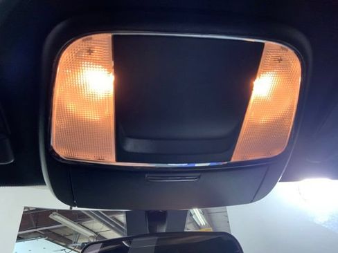 Used 2020 Dodge Charger SXT w/ Blacktop Package RWD image 19