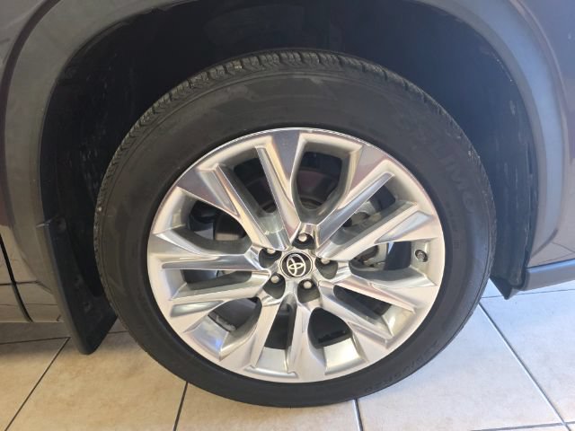 Used 2022 Toyota Highlander Limited AWD/4WD image 14