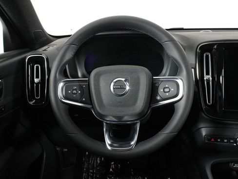 Certified 2023 Volvo C40 P8 Recharge Plus AWD/4WD image 8