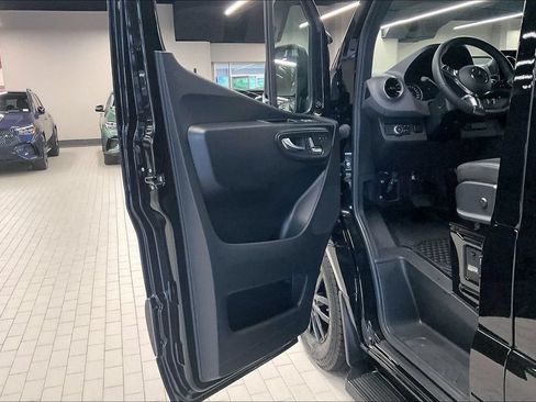 Used 2025 Mercedes-Benz Sprinter 2500 image 14