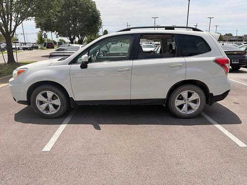 Used 2016 Subaru Forester 2.5i Limited AWD/4WD image 12