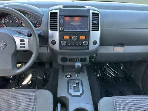 Used 2020 Nissan Frontier SV w/ Midnight Edition Floor Mats RWD image 13