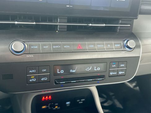 Used 2024 Hyundai Kona SEL AWD/4WD image 20