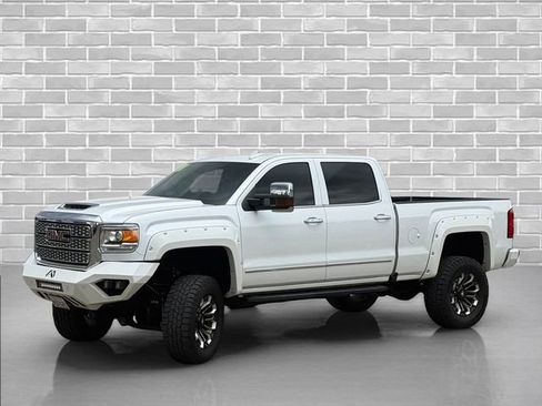 Used 2018 GMC Sierra 2500 Denali w/ Duramax Plus Package AWD/4WD image 2