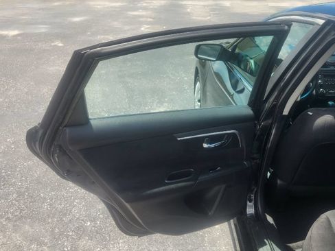 Used 2015 Nissan Altima 2.5 S FWD image 11