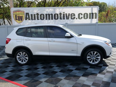 Used 2017 BMW X3 xDrive28i w/ Premium Package image 4