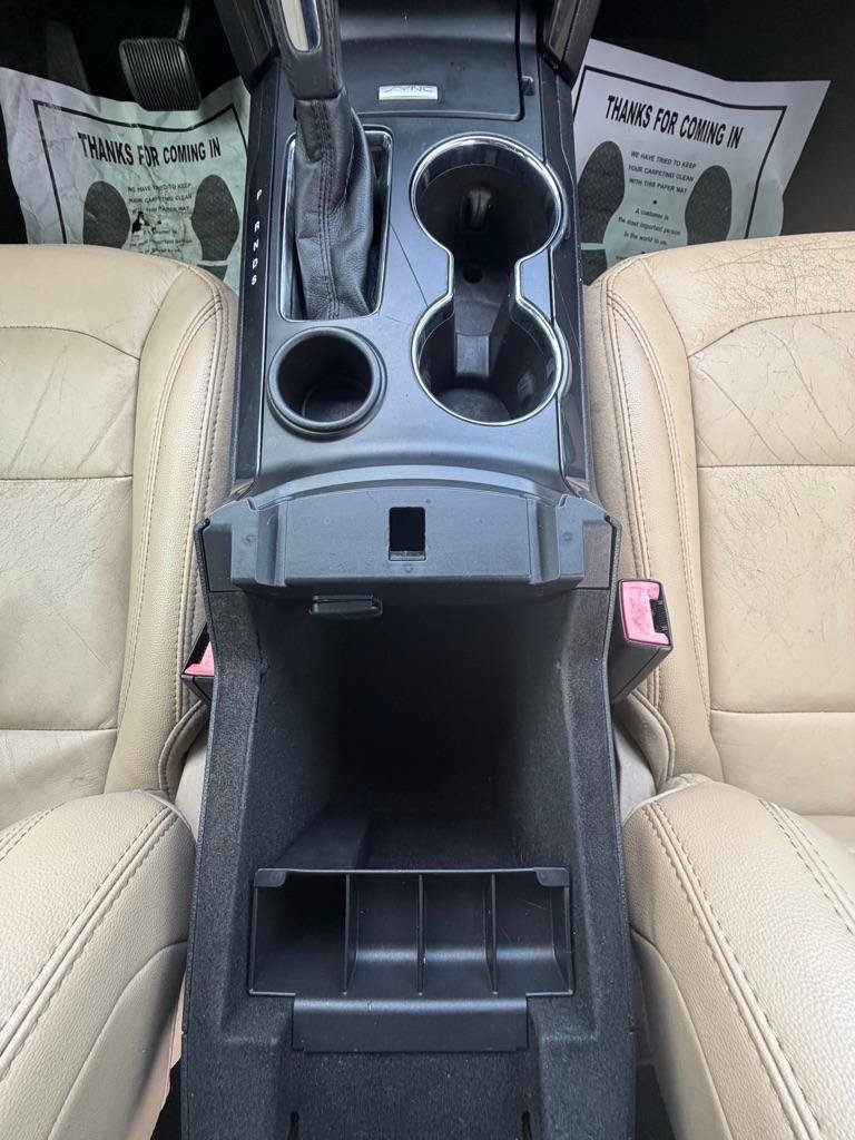 Used 2016 Ford Explorer XLT w/ Equipment Group 202A FWD image 27