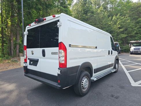 Used 2025 RAM ProMaster 2500 w/ U-Haul Equipment Group FWD image 5