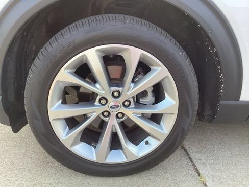 Used 2023 Ford Explorer Platinum w/ Technology Package AWD/4WD image 5
